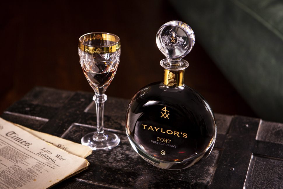 Taylor's Port Kingsman very old tawny karaf glas